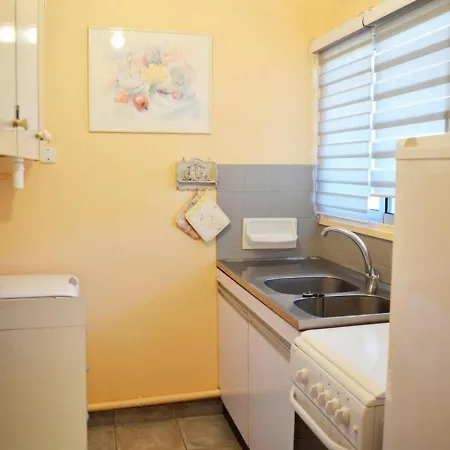 Apartment Coquet 4 Couchages Au Lavandou - Proche Plage, Parking Inclus, Commerces A Proximite - Fr-1-251-299